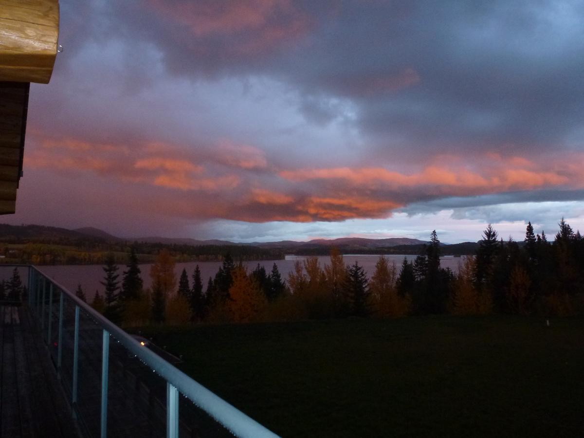 Little Black Bear Lodge/b&b * Bridge Lake